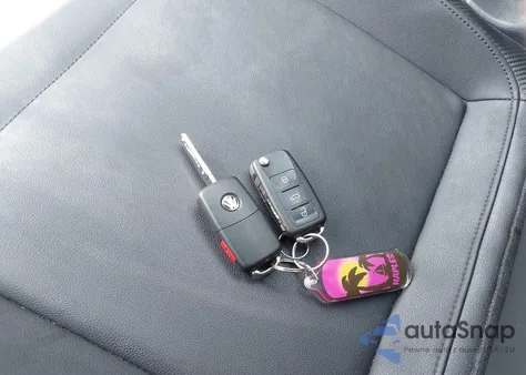 2019 Volkswagen Beetle 2.0T Final Edition Se/2.0T Final Edition Sel/2.0T S/2.0T Se z USA, uszkodzony, nr VIN 3VW5DAAT2KM505303